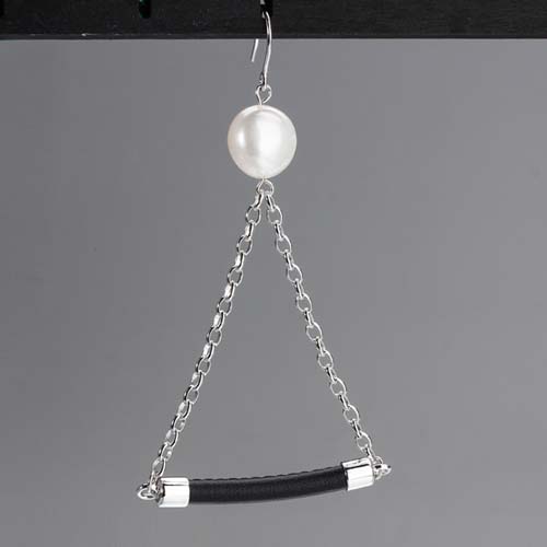 Black leather 925 silver pearl drop earrings
