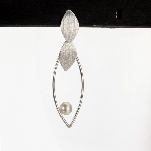 Renfook 925 sterling silver unique leaf pearl simple earrings